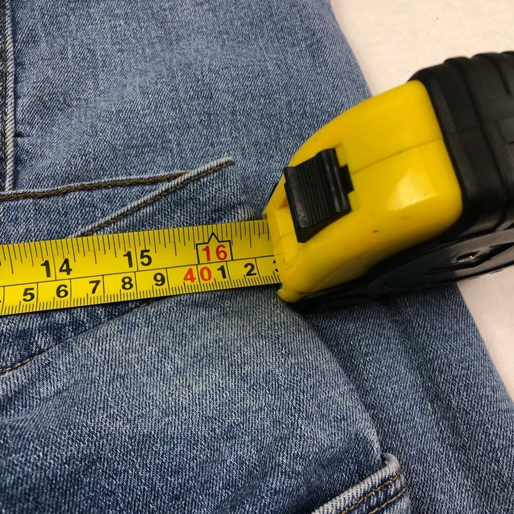 Wrangler Slim Straight Jeans | Classic Medium Wash Denim | Timeless Fit Size 29 - Picture 5 of 5